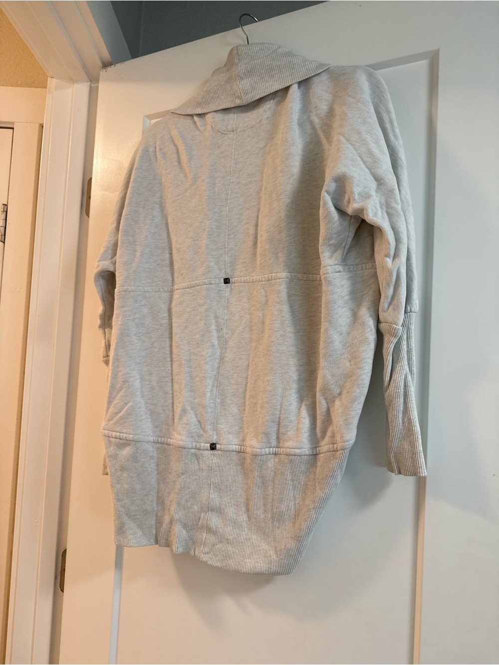 Wilfred Light Gray Ribbed Open Cardigan